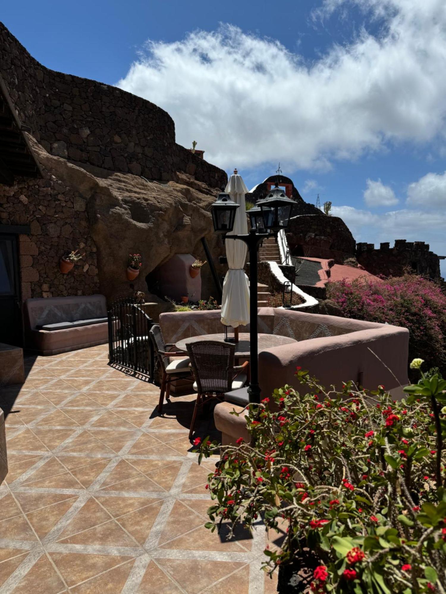 Castillo Lanzarote Villa Sophie - Luxury Villa -Sleep In A Volcanic Cave With Heated Pool Tías Exterior foto